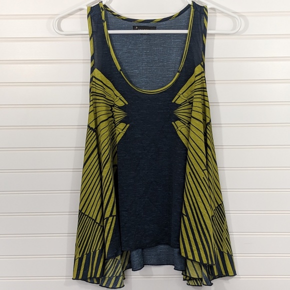 twentyone Tops - twentyone Geometric Top